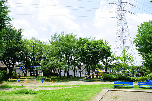 狭山台4号公園まで、約2012m
