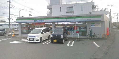 ファミリーマート 飯能岩沢店まで、約855m