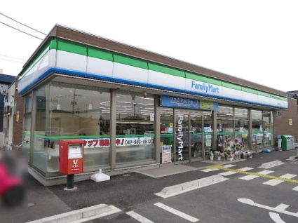 ファミリーマート飯能双柳店まで、約891m
