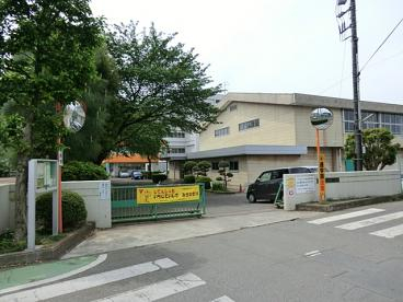 飯能市立双柳小学校まで、約485m