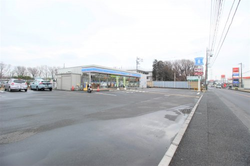 ローソン 狭山入曽運動公園前店まで、約379m