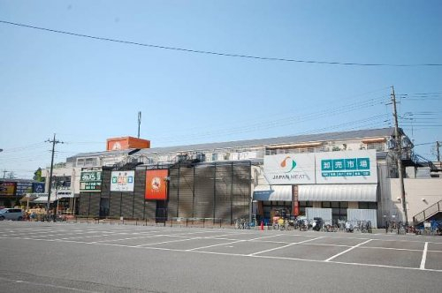 ジャパンミートまで、約952m