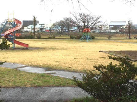 河川敷中央公園まで、約1359m