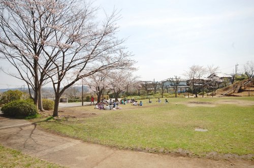見晴らし公園まで、約927m