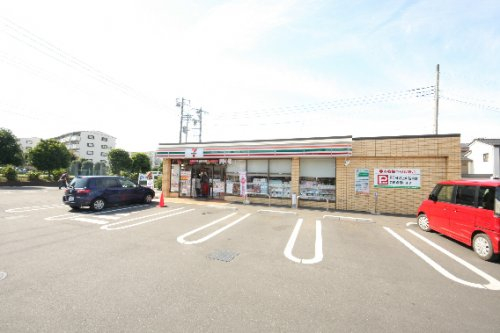 セブンイレブン 入間市東町3丁目店まで、約876m