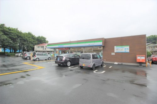ファミリーマート 柏原ニュータウン店まで、約497m