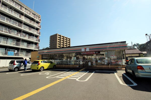 セブンイレブン 狭山入間川3丁目店まで、約610m