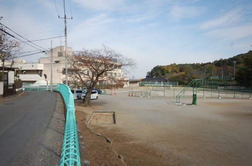 西武中学校まで、約854m
