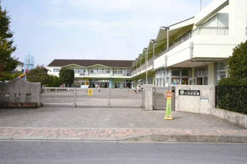 白梅幼稚園まで、約1613m