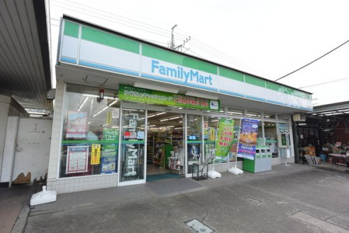 ファミリーマート仏子駅前店まで、約617m
