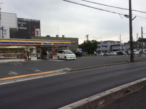 ミニストップ 入間小谷田まで、約549m