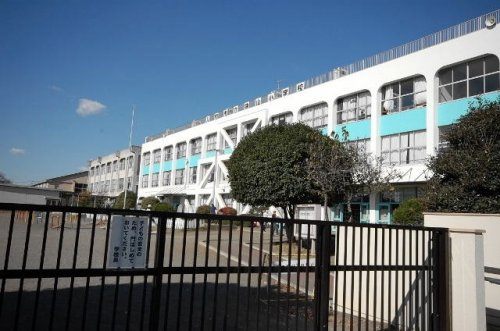 入間市立狭山小学校まで、約787m