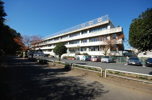市立黒須中学校まで、約290m