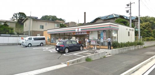 セブンイレブン入間黒須1丁目店まで、約747m