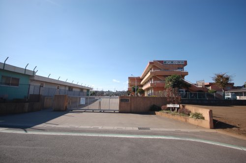 入間市立藤沢東小学校まで、約265m
