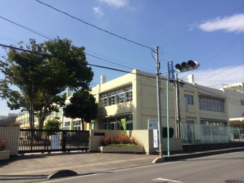 飯能市立加治小学校まで、約540m