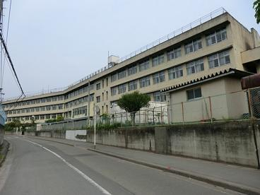 飯能市立加治中学校まで、約1492m