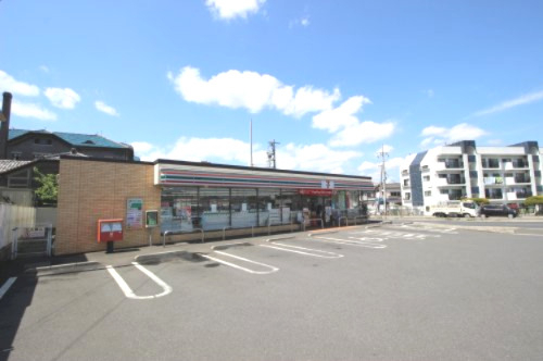 セブンイレブン 入間黒須1丁目店まで、約524m