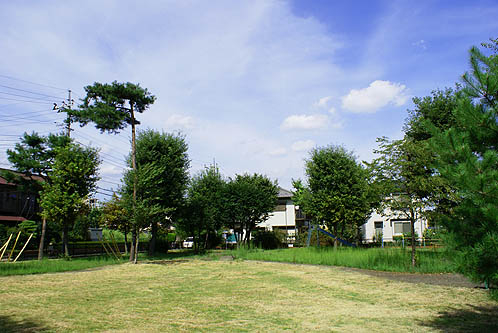 フラワーヒル西公園まで、約1433m
