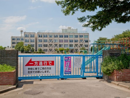 狭山市立南小学校まで、約1168m