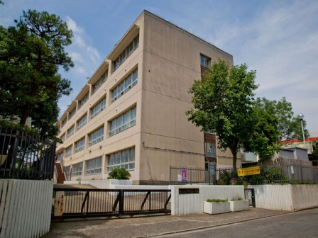 狭山市立御狩場小学校まで、約226m