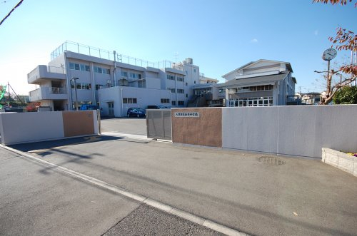 入間市立金子中学校まで、約175m