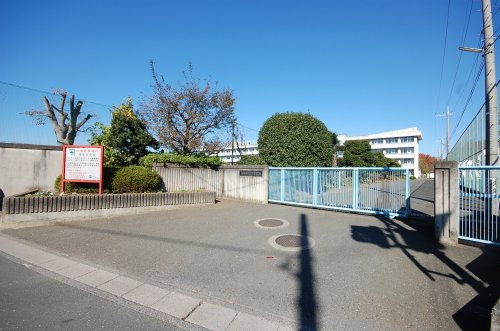 市立東町学校まで、約906m