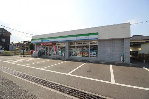 ファミリーマート 狭山店まで、約715m