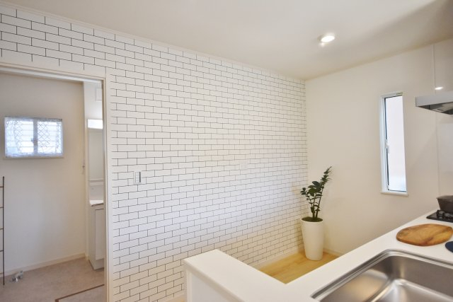 SAN+ZEH(ネットゼロエネルギーハウス)基準クリア住宅や耐震等級3の家。最大10KWまで実質0円にてZEH住宅となる太陽光発電設置可能の建物価格1550万円(税込)基準面積27~28.5坪標準