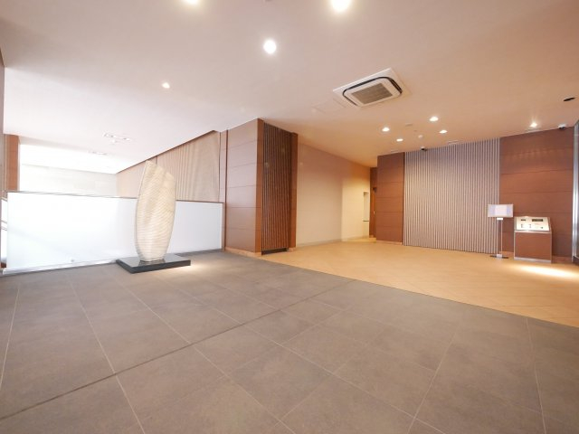 当マンションを模したオブジェです。
