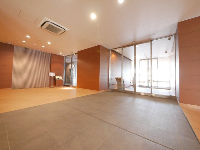 開放感のある自動ドアです。