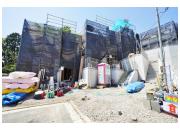 ひな壇立地につき日当たり良好♪カースペース1~2台。保土ヶ谷区今井町 全6棟新築戸建て4号棟