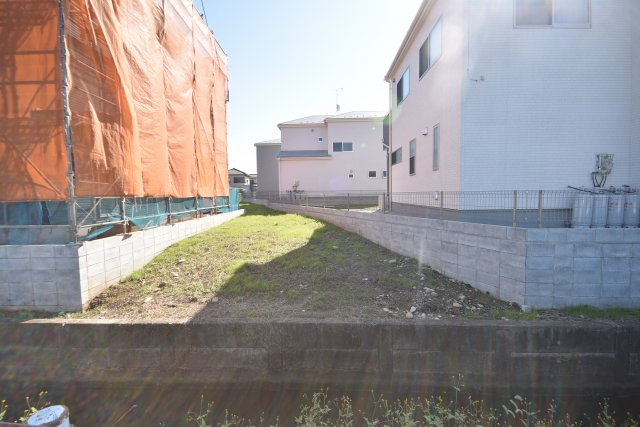 落ち着いた雰囲気の外観です