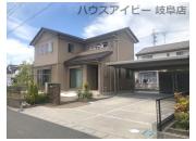 大垣市東町 築8年中古戸建て♪トヨタホーム施工 折板ガレージ付き!駐車場4台可能!南道路!