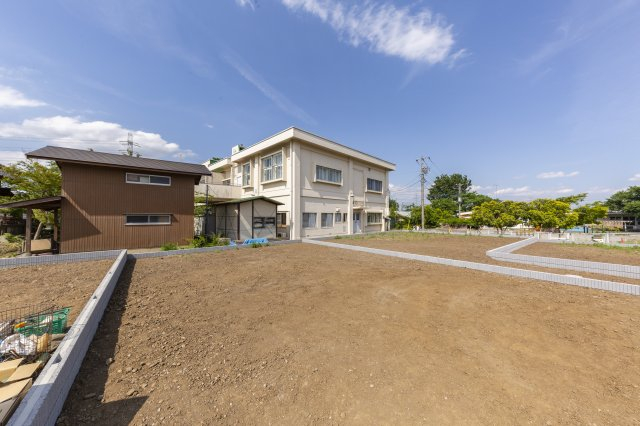 3区画 土地写真 開発分譲地全5区画!ご好評につき、残り2区画です!ゆとりのある敷地面積のため、カースペースやお庭を作ることもできます。まずは理想のプランニングをお聞かせください